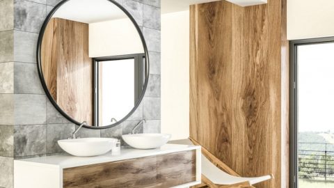 7 Questions to Ask When Choosing Bathroom Mirrors