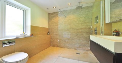 4 Questions To Help You Choose the Right Shower Door