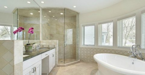 Advantages of Using Starphire Glass Instead of Traditional Clear Glass on Your Shower Enclosure