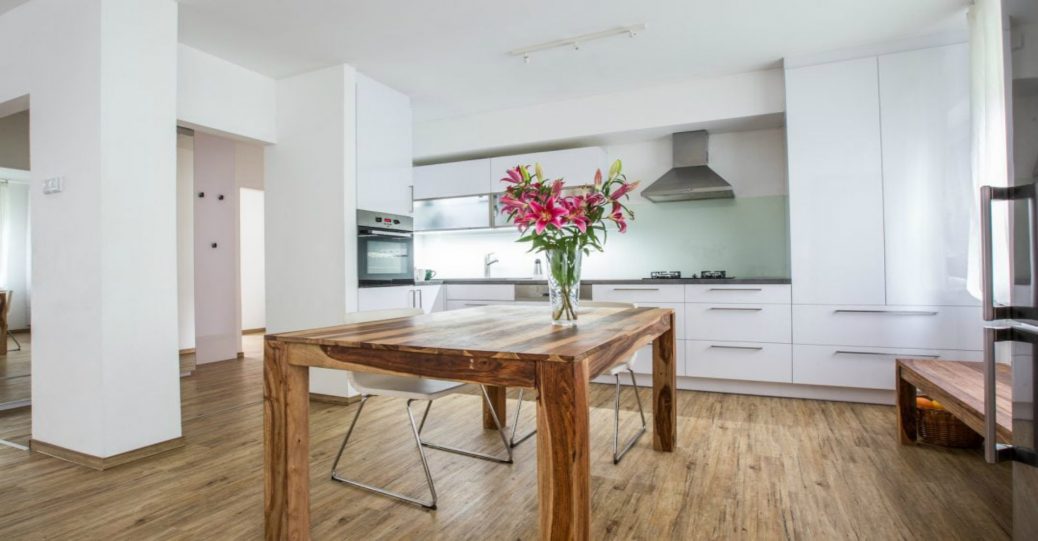 Increase Your Kitchen’s Style With A Painted Glass Backsplash