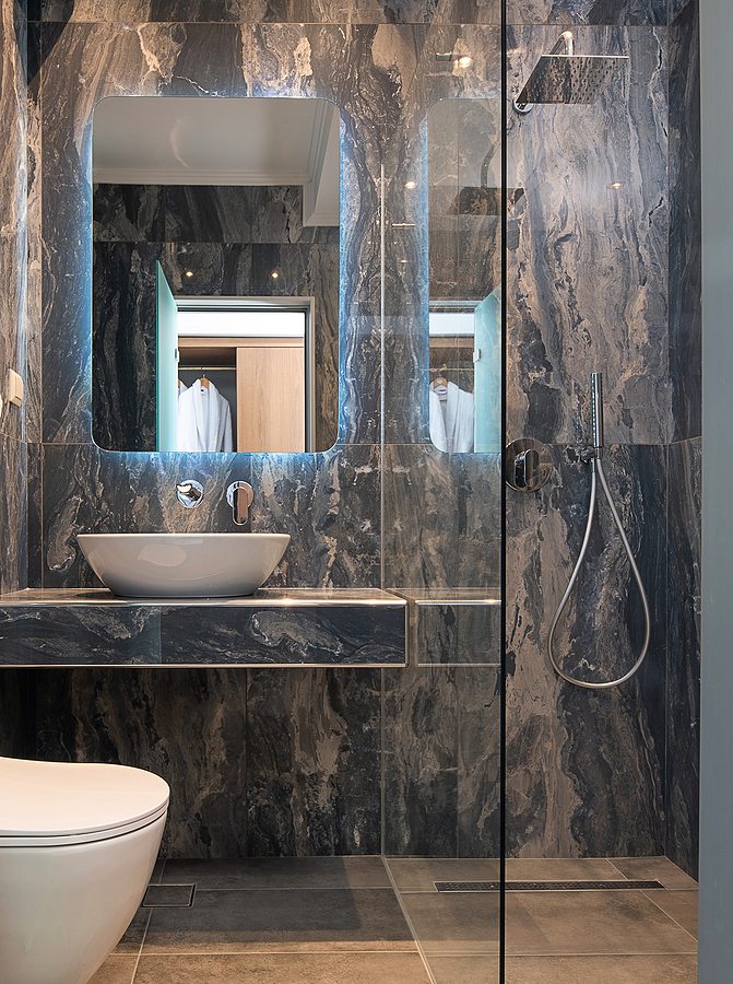 Frameless shower door