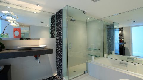 How to Choose Glass Shower Doors